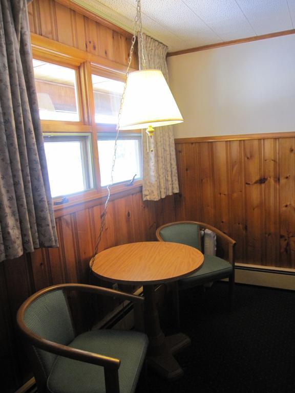 Wakita Court Motel Куінсбері Номер фото